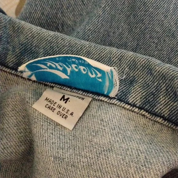 Women's EUC Typhoons med blue denin jacket w/ rhinestone detail Sz Medium - Picture 6 of 6